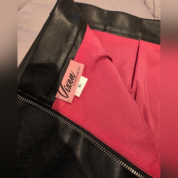 Black Vegan Leather Pencil Skirt - Picture 5 of 6